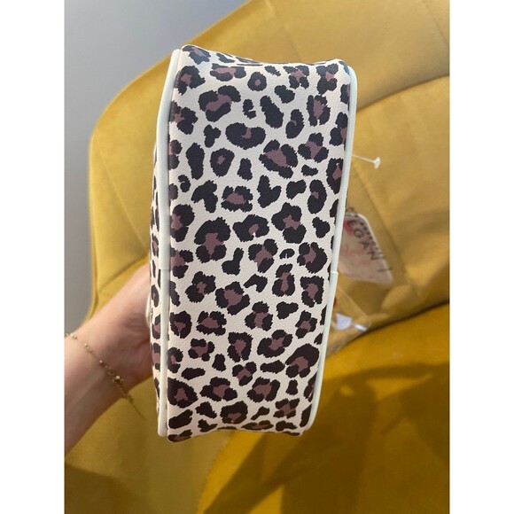 BLUSH KISS Leopard Crossbody - Picture 4 of 12